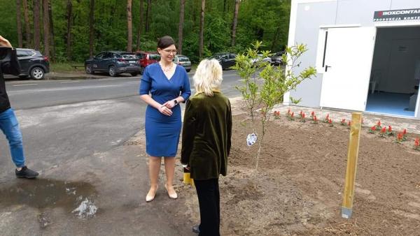 Przedstawicielka Światowej Organizacji Zdrowia w Polsce dr Paloma Cuchi odwiedziła we wtorek Wojewódzki Specjalistyczny Zespół Zakładów Opieki Zdrowotnej Chorób Płuc i Gruźlicy w Wolicy, spotykając się z Pauliną Stochniałek – Członkiem Zarządu Województwa Wielkopolskiego oraz dyrekcją szpitala.- kliknij aby powiększyć