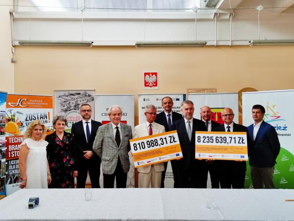 Umowy z Miastem Chodzie i powiatem chodzieskim podpisane - kliknij aby powiększyć