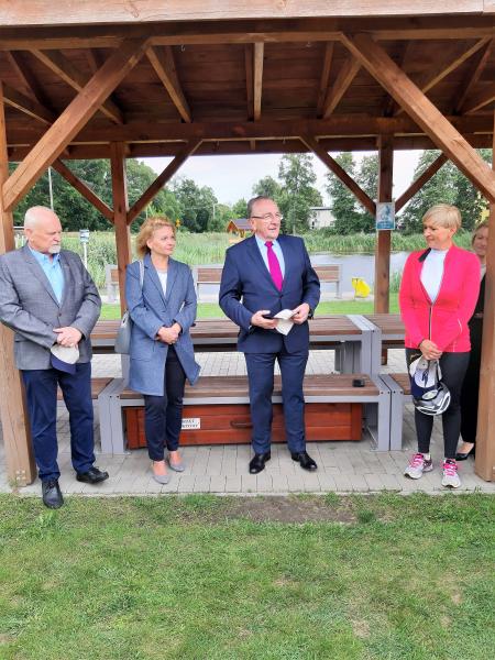 We wtorek 17 sierpnia Wojciech Jankowiak Wicemarszałek Województwa Wielkopolskiego i Andrzej Przybyła Wójt Gminy Kościan oficjalnie otworzyli ukończoną w lipcu ścieżkę rowerową na odcinku drogi wojewódzkiej nr 308 Racot - Choryń.- kliknij aby powiększyć