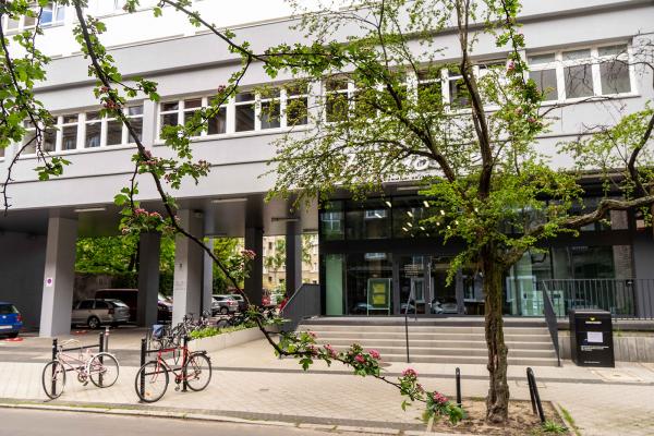 Biblioteka wojewódzka przy Prusa 3 w Poznaniu zaprasza w nowej odsłonie!- kliknij aby powiększyć