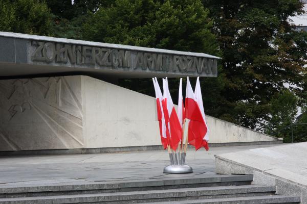 Chwała bohaterom pamięć o ofiarach - kliknij aby powiększyć