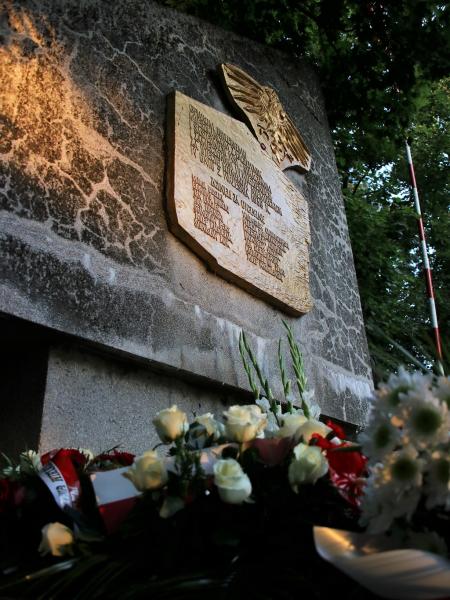Uroczystości przy Pomniku Ofiar Faszyzmu w Łagiewnikach fot. UG w Suchym Lesie - kliknij aby powiększyć