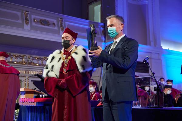 Marszałek Marek Woźniak wziął udział w inauguracjach roku akademickiego Uniwersytetu im. Adama Mickiewicza w Poznaniu Uniwersytetu Medycznego im. Karola Marcinkowskiego w Poznaniu oraz Politechniki Poznańskiej.- kliknij aby powiększyć