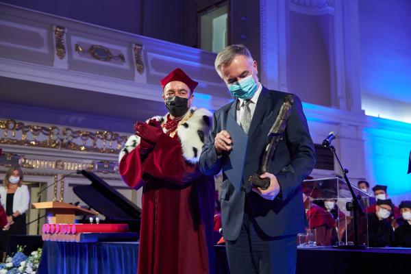 Marszałek Marek Woźniak wziął udział w inauguracjach roku akademickiego Uniwersytetu im. Adama Mickiewicza w Poznaniu Uniwersytetu Medycznego im. Karola Marcinkowskiego w Poznaniu oraz Politechniki Poznańskiej.- kliknij aby powiększyć