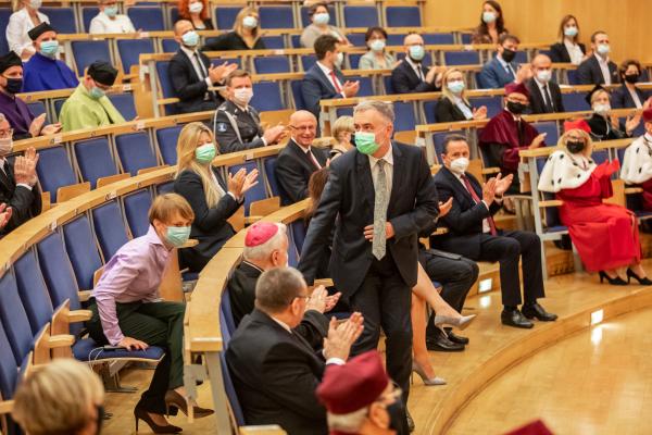 Marszałek Marek Woźniak wziął udział w inauguracjach roku akademickiego Uniwersytetu im. Adama Mickiewicza w Poznaniu Uniwersytetu Medycznego im. Karola Marcinkowskiego w Poznaniu oraz Politechniki Poznańskiej.- kliknij aby powiększyć