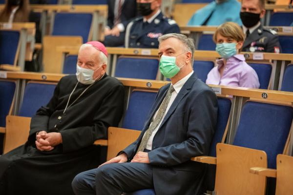 Marszałek Marek Woźniak wziął udział w inauguracjach roku akademickiego Uniwersytetu im. Adama Mickiewicza w Poznaniu Uniwersytetu Medycznego im. Karola Marcinkowskiego w Poznaniu oraz Politechniki Poznańskiej.- kliknij aby powiększyć