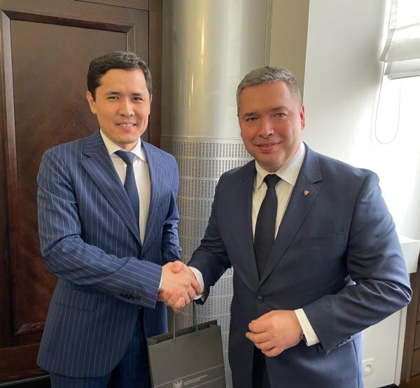 Wizyta gości z Kazachstanu - Jacek Bogusławski i Aibek Sattybayev Wiceakim Szymkentu - kliknij aby powiększyć