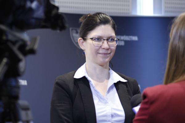 Paulina Stochniałek Członek Zarządu Województwa Wielkopolskiego udziela wywiadu- kliknij aby powiększyć