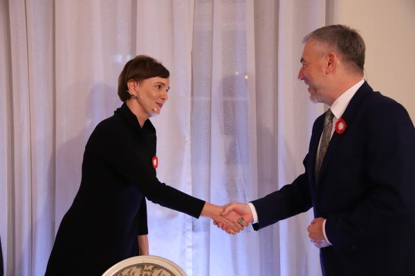 11 listopada w 103. rocznicę odzyskania niepodległości w Urzędzie Miasta Poznania odbyła się debata na rzecz demokracji Wolność kocham i rozumiem która była transmitowana na żywo w TVN24. Rozmówcami byli dominikanin i publicysta Tomasz Dostatni reżyserka Agnieszka Holland byli prezydenci Bronisław Komorowski i Aleksander Kwaśniewski specjalista z teorii i filozofii prawa prof. Marcin Matczak historyczka i specjalistka z dziedziny stosunków polsko-niemieckich prof. Anna Wolff-Powęska oraz samorządowcy Prezydent Poznania Jacek Jaśkowiak Marszałek Województwa Wielkopolskiego Marek Woźniak i Starosta Poznański Jan Grabkowski.- kliknij aby powiększyć