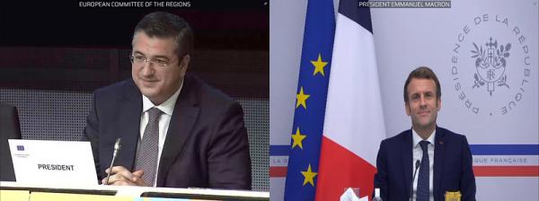 Apostolos Dzidzikostas prezydent Komitetu Terionów  i Emmanuel  Macron prezydent Francji- kliknij aby powiększyć
