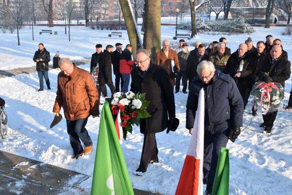 Wicemarszałek Województwa Wielkopolskiego Wojciech Jankowiak reprezentował Wielkopolan podczas tradycyjnych Wielkopolskich Zaduszek Mikołajczykowskich które odbywały się w Poznaniu w sobotę 13 grudnia. Ponadto jako prezes Zarządu Głównego Towarzystwa im. Stanisława Mikołajczyka był współorganizatorem tego wydarzenia. Tegoroczne Zaduszki przypadły w jubileuszowym roku 120 rocznicy urodzin i 55 rocznicy śmierci Stanisława Mikołajczyka.- kliknij aby powiększyć