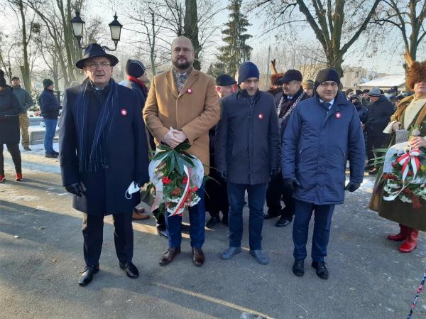 Wicemarszałek Województwa Wielkopolskiego Wojciech Jankowiak wziął udział w dorocznej uroczystości upamiętniającej wybuch Powstania Wielkopolskiego która w dniu 27 grudnia odbyła się w Środzie Wielkopolskiej. W tym roku obchody te po raz pierwszy miały charakter święta państwowego – jako Narodowego Dnia Pamięci Zwycięskiego Powstania Wielkopolskiego.- kliknij aby powiększyć