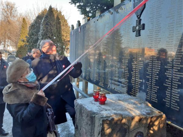 Wicemarszałek Województwa Wielkopolskiego Wojciech Jankowiak wziął udział w dorocznej uroczystości upamiętniającej wybuch Powstania Wielkopolskiego która w dniu 27 grudnia odbyła się w Środzie Wielkopolskiej. W tym roku obchody te po raz pierwszy miały charakter święta państwowego – jako Narodowego Dnia Pamięci Zwycięskiego Powstania Wielkopolskiego.- kliknij aby powiększyć