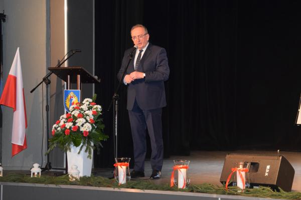 Wicemarszałek Wojciech Jankowiak przemawia w Wolsztyńskim Domu Kultury. - kliknij aby powiększyć