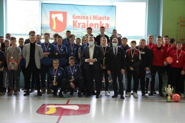 W hali sportowej w Krajence zmierzyły się piłkarskie drużyny z północnej wielkopolski. W sobotę 5 lutego odbył się pierwszy Halowy Turniej Piłki Nożnej Juniorów o Puchar Marszałka Województwa Wielkopolskiego.- kliknij aby powiększyć