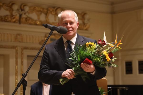 Marszałek Marek Woźniak wziął udział w Gali z okazji 165. rocznicy pierwszego Walnego Zebrania Poznańskiego Towarzystwa Przyjaciół Nauk. W trakcie uroczystości Marszałek wręczył wielkopolskim naukowcom Odznaki Honorowe Za zasługi dla województwa wielkopolskiego najwyższe regionalne odznaczenie.- kliknij aby powiększyć