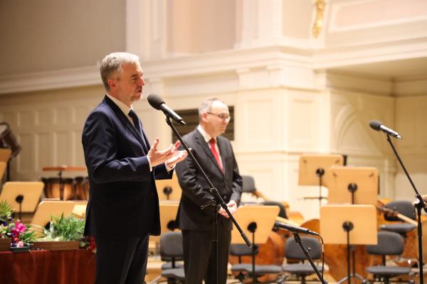 Marszałek Marek Woźniak wziął udział w Gali z okazji 165. rocznicy pierwszego Walnego Zebrania Poznańskiego Towarzystwa Przyjaciół Nauk. W trakcie uroczystości Marszałek wręczył wielkopolskim naukowcom Odznaki Honorowe Za zasługi dla województwa wielkopolskiego najwyższe regionalne odznaczenie.- kliknij aby powiększyć