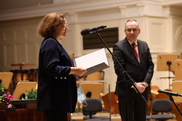 Marszałek Marek Woźniak wziął udział w Gali z okazji 165. rocznicy pierwszego Walnego Zebrania Poznańskiego Towarzystwa Przyjaciół Nauk. W trakcie uroczystości Marszałek wręczył wielkopolskim naukowcom Odznaki Honorowe Za zasługi dla województwa wielkopolskiego najwyższe regionalne odznaczenie.- kliknij aby powiększyć