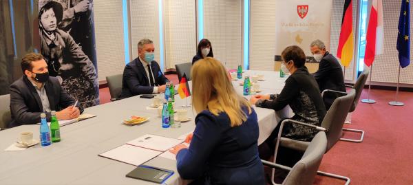 O wodorze i współpracy gospodarczej- kliknij aby powiększyć
