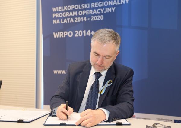 Podpisanie umowy ws. projektu PKP PLK dot. linii kolejowej 356 na odcinku Wągrowiec - Gołańcz - granica województwa- kliknij aby powiększyć