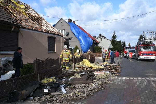 Wicemarszałek Wojciech Jankowiak w dniu 3 marca pozytywnie zarekomendował wniosek powiatu pleszewskiego o środki z rezerwy krajowego Funduszu Pracy w kwocie 315 tys. zł dotyczący aktywizacji zawodowej osób bezrobotnych w powiecie pleszewskim gdzie w dniu 17 lutego miała miejsce klęska żywiołowa w postaci wyjątkowo niszczycielskiego Orkanu Dudley.- kliknij aby powiększyć
