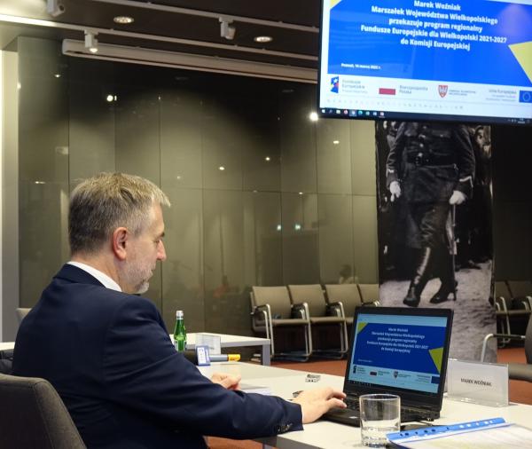 Marszałek wysłał do Brukseli projekt programu unijnego na lata 2021-2027 - kliknij aby powiększyć