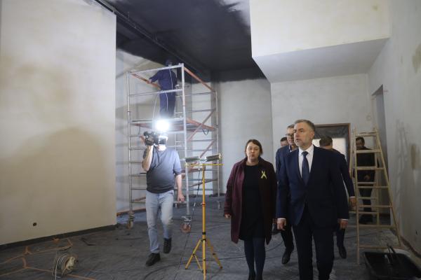 Marszałek Marek Woźniak i Sylwia Kucharska dyr. MOZK - kliknij aby powiększyć