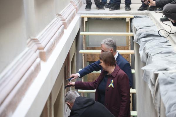 Marszałek Marek Woźniak i Sylwia Kucharska dyr. MOZK - kliknij aby powiększyć