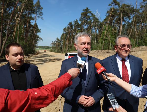 Marszałkowie na placu budowy- kliknij aby powiększyć