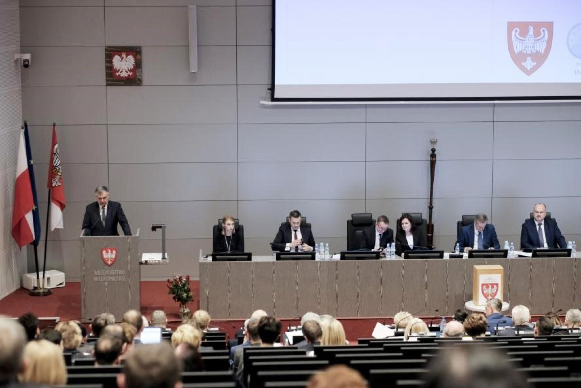 XLII sesja Sejmiku: debata nt. raportu o stanie województwa i  - zobacz więcej
