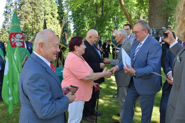 Wicemarszałek Województwa Wielkopolskiego Wojciech Jankowiak wziął udział w dorocznych obchodach Święta Ludowego które zorganizowane zostały w niedzielę 5 czerwca na terenie Muzeum Narodowego Rolnictwa i Przemysłu Rolno-Spożywczego w Szreniawie będącego instytucją kultury Samorządu Województwa Wielkopolskiego.- kliknij aby powiększyć