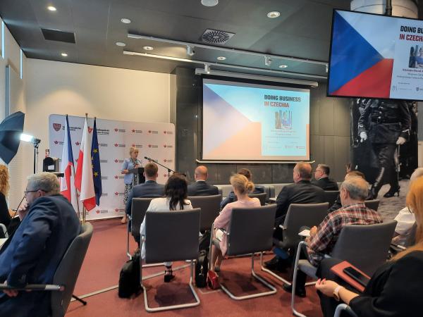 W czwartek 23 czerwca odbyła się konferencja pn. Doing business in Czechia którą zainaugurował Jacek Bogusławski Członek Zarządu Województwa Wielkopolskiego.- kliknij aby powiększyć