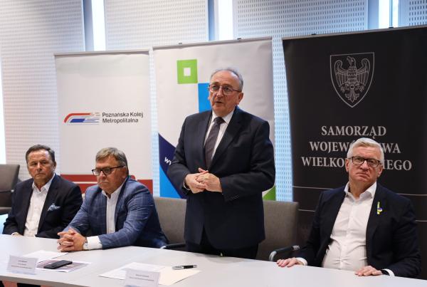 W poniedziałek 4 lipca zostało podpisane porozumienie rozszerzające zasięg Poznańskiej Kolei Metropolitalnej (PKM) do stacji Wronki. To ostatni etap w rozwoju PKM zainaugurowanej w czerwcu 2018 roku. - kliknij aby powiększyć