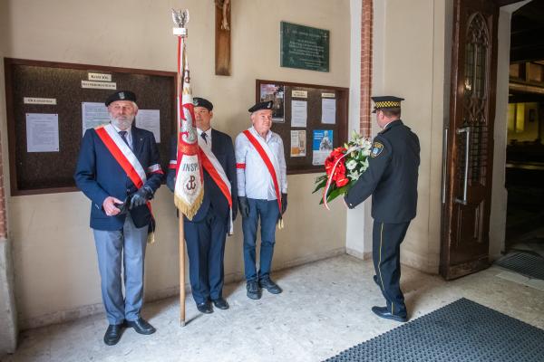 Uroczystości upamiętniające uczestników Powstania Warszawskiego - kliknij aby powiększyć