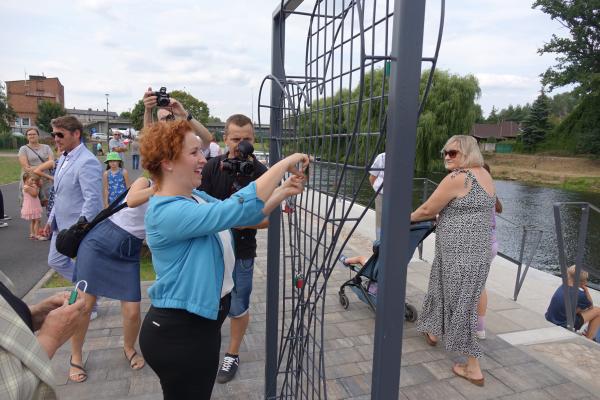 13 sierpnia otwarto Bulwary Nadnoteckie. To jedna z czterech inwestycji które wpisują się w projekt Rewitalizacja Wielenia szansą rozwoju Gminy. Wcześniej otwarto Nowe Miasto na nowo (w 2020 r.) w lipcu 2022 r. Przystanek Edukacja natomiast w październiku br. planowana jest Mediateka.- kliknij aby powiększyć