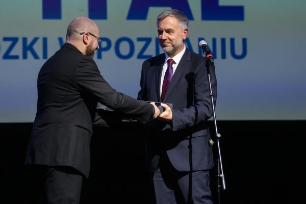 Marszałkowski Szpital Wojewódzki w Poznaniu w tym roku obchodzi jubileusz 50-lecia swojego istnienia. Z tej okazji w siedzibie Polskiego Teatra Tańca w Poznaniu odbyła się uroczysta gala w której udział wziął Marszałek Marek Woźniak.- kliknij aby powiększyć