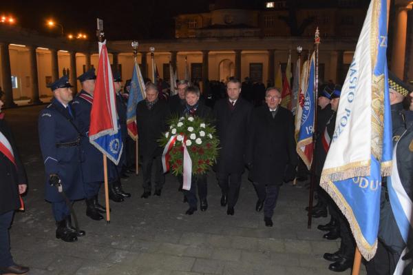 Wicemarszałek Wojciech Jankowiak wziął udział uroczystości upamiętniające 41. rocznicę wprowadzenia stanu wojennego.- kliknij aby powiększyć