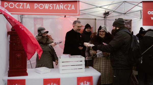 W niedzielę 18 grudnia Miasteczko Powstańcze które stanęło na terenie Międzynarodowych Targów Poznańskich odwiedził Marszałek Marek Woźniak. Tego dnia miał miejsce finał akcji WywieśMY flagi dla Powstańców.- kliknij aby powiększyć