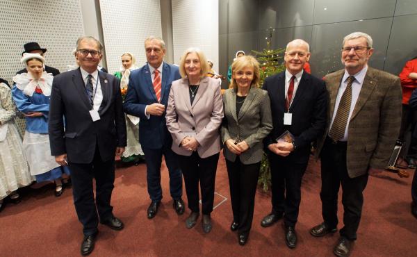 od lewej Zbigniew Czerwiński,  Wiesław Szczepański, Zofia Szalczyk, Małgorzata Waszak-Klepka, ,Jan Grzesiek,  Lech Dymarski- kliknij aby powiększyć