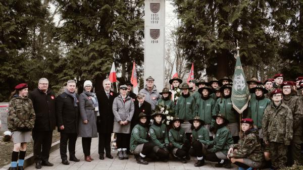 Tradycyjnie 28 grudnia dzień po centralnych obchodach Narodowego Dnia Zwycięskiego Powstania Wielkopolskiego w Poznaniu Marszałek Marek Woźniak wraz z Zarządem Województwa Wielkopolskiego oraz Towarzystwem Pamięci Powstania Wielkopolskiego 1918 - 1919 przypomnieli w Warszawie o sukcesie wielkopolskiej insurekcji sprzed 104 lat. 

Fot. Michał Francuzik- kliknij aby powiększyć