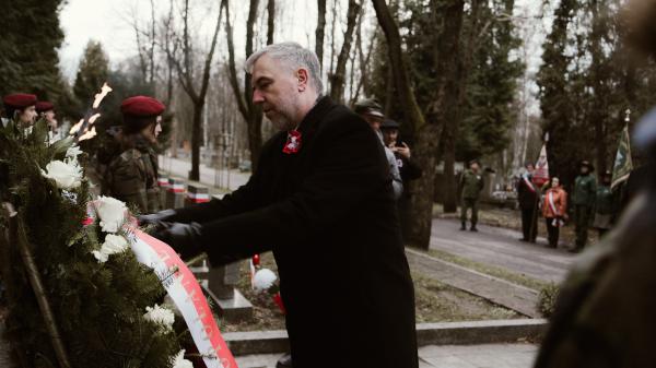 Tradycyjnie 28 grudnia dzień po centralnych obchodach Narodowego Dnia Zwycięskiego Powstania Wielkopolskiego w Poznaniu Marszałek Marek Woźniak wraz z Zarządem Województwa Wielkopolskiego oraz Towarzystwem Pamięci Powstania Wielkopolskiego 1918 - 1919 przypomnieli w Warszawie o sukcesie wielkopolskiej insurekcji sprzed 104 lat. 

Fot. Michał Francuzik- kliknij aby powiększyć