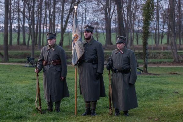 Marszałek Marek Woźniak wziął udział w uroczystości odsłonięcia pomnika Powstańca Wielkopolskiego w Jaraczewie. - kliknij aby powiększyć