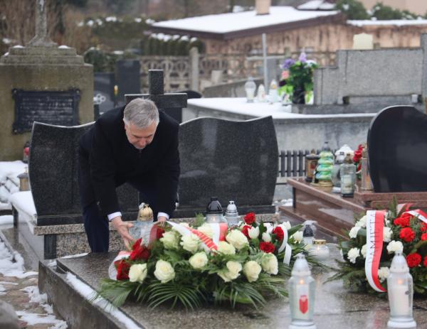 Złożenie kwiatów w Brdowie na mogile Powstańców Styczniowych- kliknij aby powiększyć