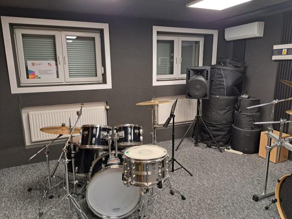 Studio muzyczne wyremontowane w ramach Kulis kultury w MGOK w Buku
Fot. Ewa Szurkowska- kliknij aby powiększyć