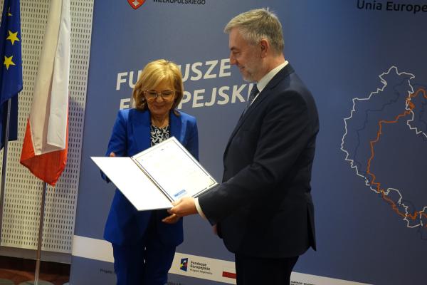 Inauguracyjne posiedzenie Komitetu Monitorującego które odbyło się 1 marca w Urzędzie Marszałkowskim w Poznaniu pod przewodnictwem marszałka Marka Woźniaka było okazją do uroczystego wręczenia członkom i członkiniom aktów powołania- kliknij aby powiększyć