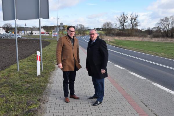 Wicemarszałek Jankowiak wizytował inwestycje drogowe na terenie gminy Buk- kliknij aby powiększyć