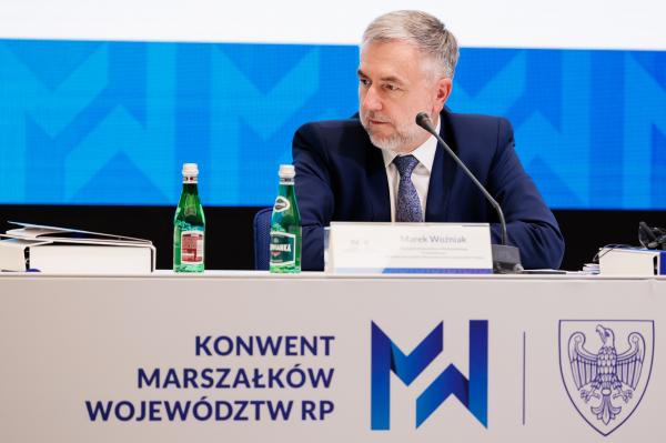 Zakończyło się pierwsze posiedzenie Konwentu Marszałków w RP w Poznaniu.  Podczas drugiej części obrad dyskutowano o wdrażaniu funduszy europejskich w Polsce w nowej perspektywie finansowej i Krajowej Sieci Onkologicznej. - kliknij aby powiększyć