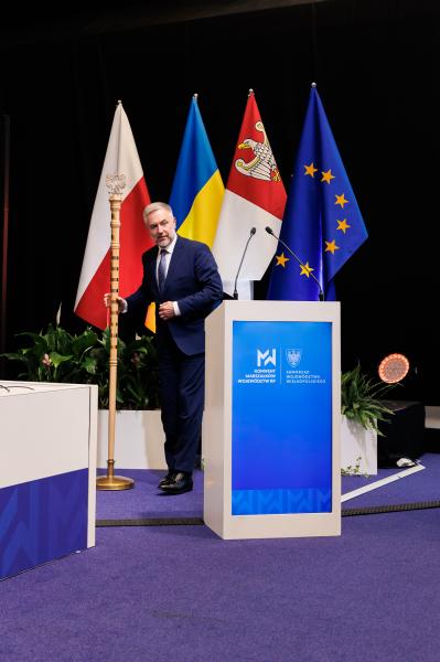 Zakończyło się pierwsze posiedzenie Konwentu Marszałków w RP w Poznaniu.  Podczas drugiej części obrad dyskutowano o wdrażaniu funduszy europejskich w Polsce w nowej perspektywie finansowej i Krajowej Sieci Onkologicznej. - kliknij aby powiększyć