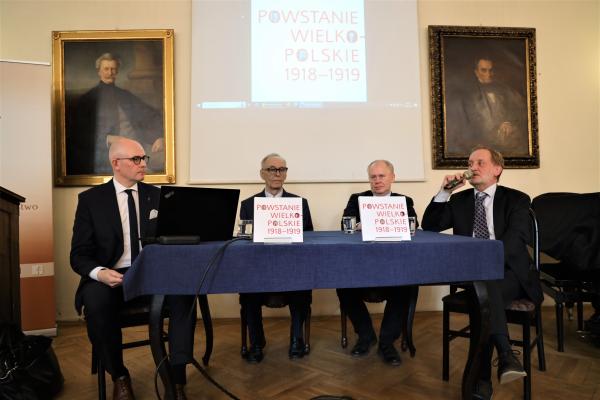 W panelu dyskusyjnym prowadzonym przez dr. hab. Rafała Reczka dyrektora Oddziału Instytutu Pamięci Narodowej w Poznaniu wzięli udział prof. Olaf Bergmann prof. Janusz Karwat oraz prof. Przemysław Matusik.- kliknij aby powiększyć