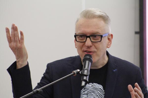 Reporter felietonista pisarz non-fiction Mariusz Szczygieł- kliknij aby powiększyć